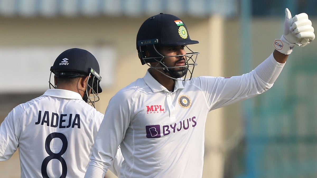 <div class="paragraphs"><p>Shreyas Iyer celebrates his half century during day one of the 1st Test against New Zealand.</p></div>