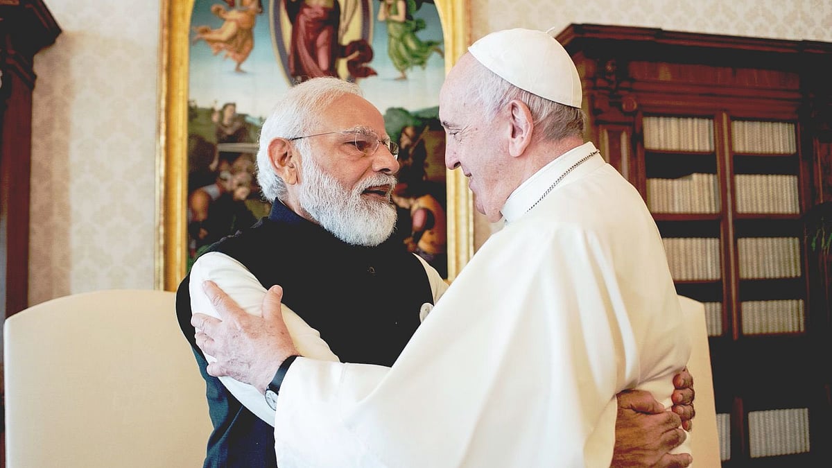 <div class="paragraphs"><p>Narendra Modi with Pope Francis</p></div>