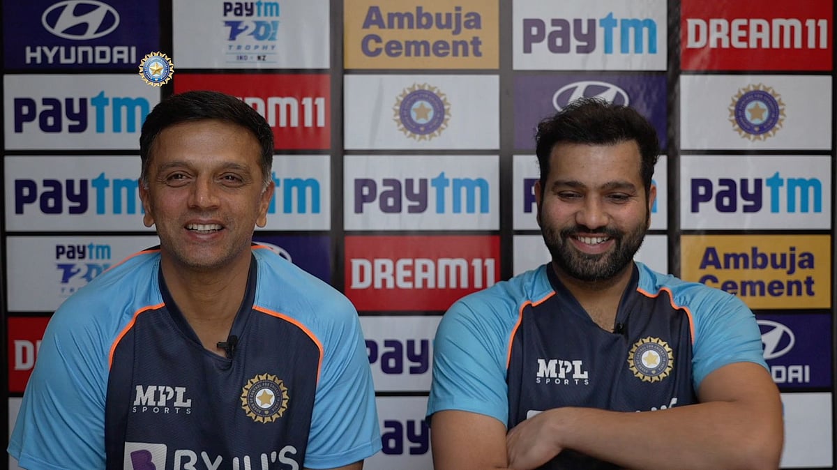 <div class="paragraphs"><p>Sunil Gavaskar has said Rohit Sharma and Rahul Dravid have similar temperaments.</p></div>