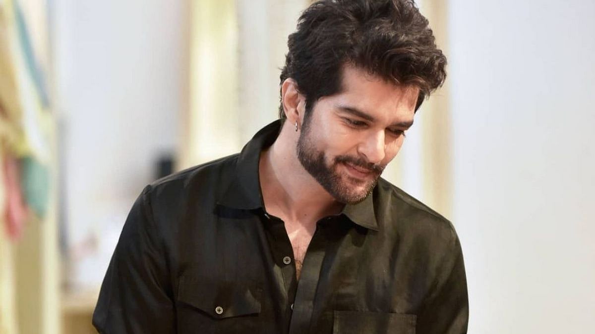 <div class="paragraphs"><p>Raqesh Bapat has exited from <em>Bigg Boss 15</em>.</p></div>
