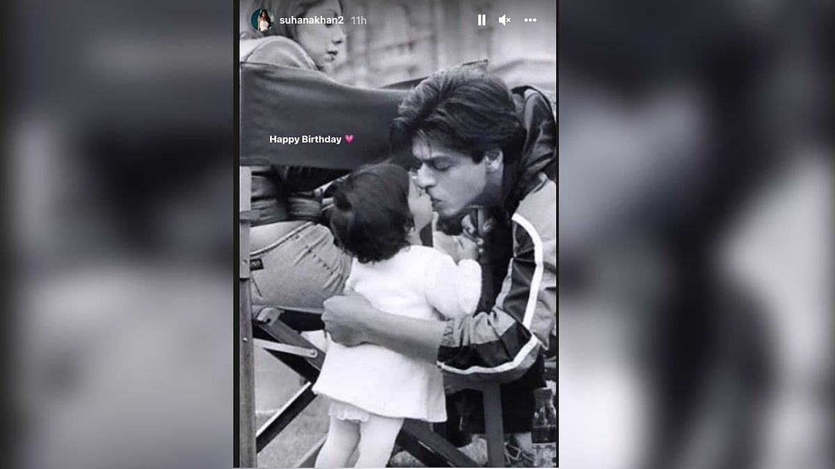 <div class="paragraphs"><p>Shah Rukh Khan with Suhana and Gauri.</p></div>