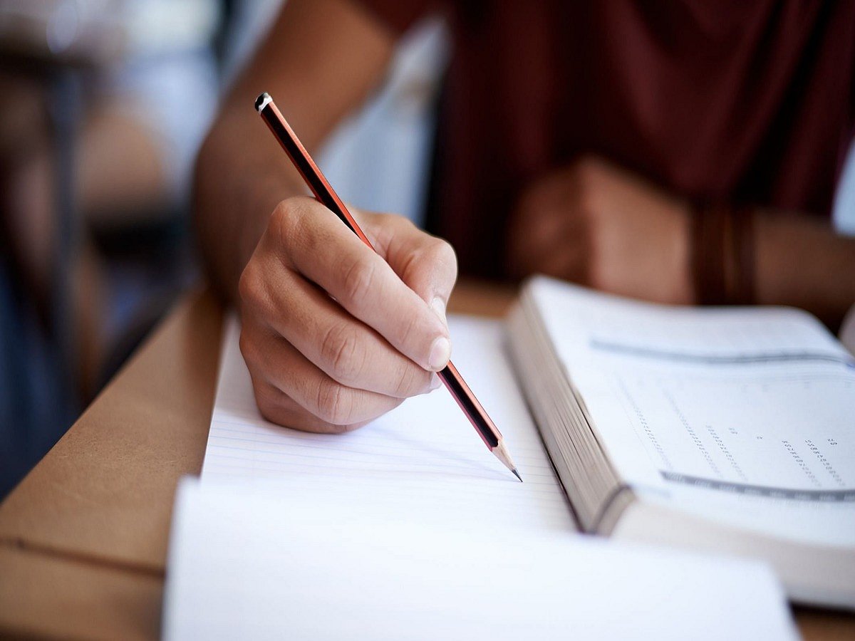 <div class="paragraphs"><p> CBSE class 10,12 term 1 result 2022 : Expected to be out on 16 Feb 2022</p></div>