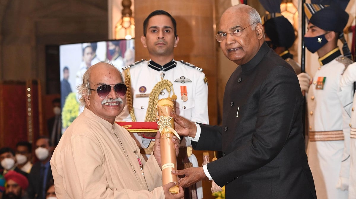 <div class="paragraphs"><p>Eminent Indian physicist Harish Chandra Verma, whose textbooks adorn bookshelves of students across the country, was bestowed with the Padma Shri award on Monday, 8 November, for Science and Engineering.</p></div>