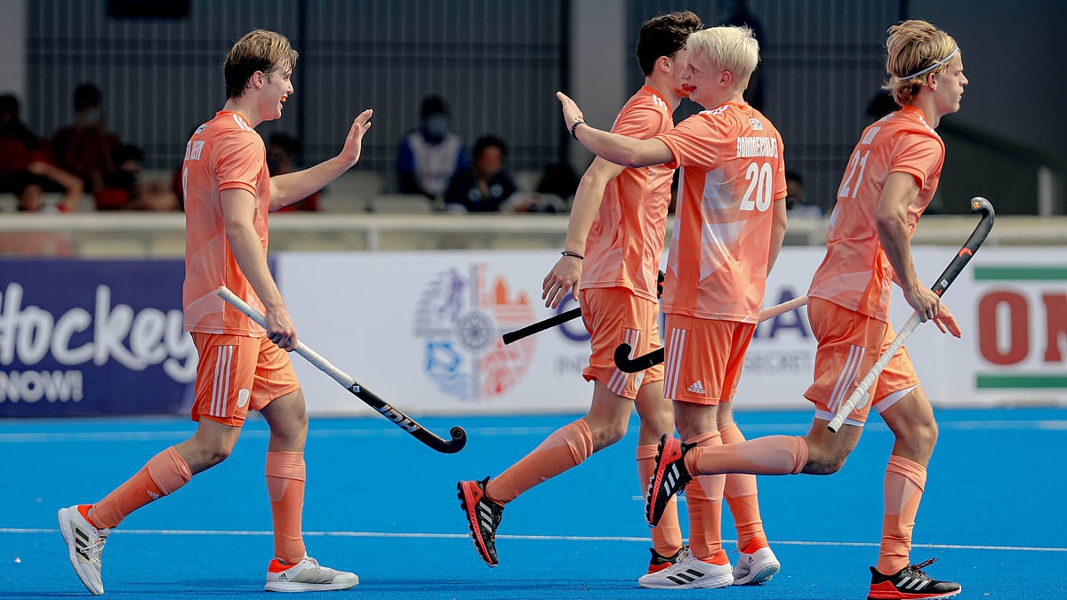 <div class="paragraphs"><p>Netherlands defeated S Korea 12-5</p></div>