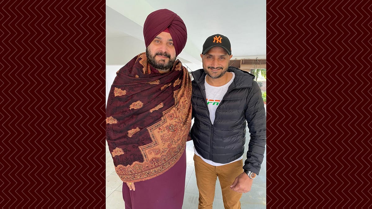 <div class="paragraphs"><p>The Congress leader took to Twitter and wrote, "Picture loaded with possibilities.... With Bhajji, the shining star."</p></div>