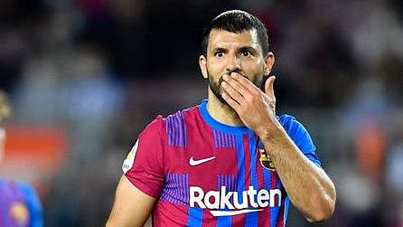 <div class="paragraphs"><p>Sergio Aguero has called time on his career.</p></div>