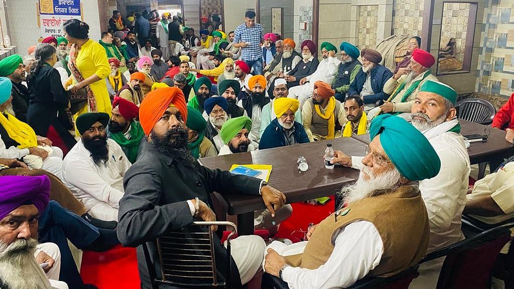 <div class="paragraphs"><p>On Wednesday, 8 December, evening, the Samyukta Kisan Morcha (SKM), which has been at the forefront of farmer protests at Delhi's border for over a year now, released a statement saying that they have arrived at a consensus to "accept the Centre's proposal."</p></div>