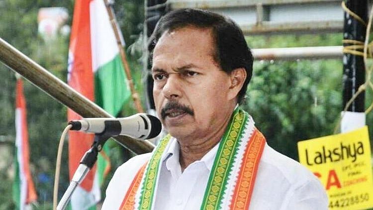 <div class="paragraphs"><p>Veteran Congress leader, party state working president and senior legislator from Thrikkakara constituency, PT Thomas died at the Christian Medical College in Vellore in the morning of Wednesday, 22 December.</p></div>