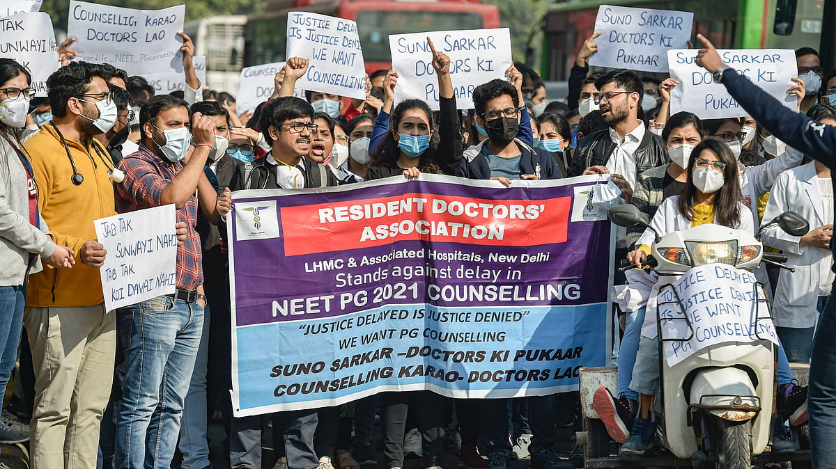 <div class="paragraphs"><p>Resident doctors of Lady Hardinge Medical College protest against NEET-PG counselling and admission process in New Delhi on Wednesday, 8 December. <br></p></div>