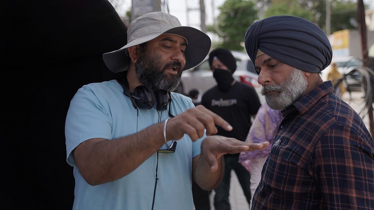 <div class="paragraphs"><p>Ajitpal Singh with Pavan Malhotra.</p></div>