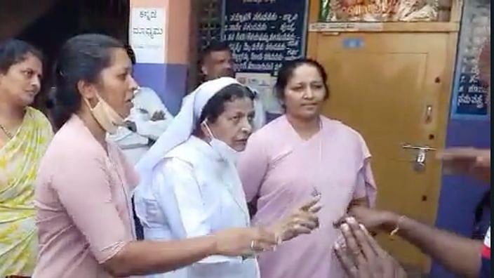 <div class="paragraphs"><p>Members of Hindu Jagarana Vedike engaged in a verbal spat with Nirmala English High School's administration over Christmas celebrations.</p></div>