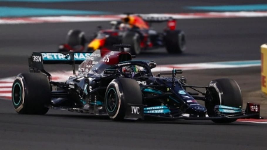 <div class="paragraphs"><p>Red Bull's Max Verstappen won the Grand Prix breaking Lewis Hamlinton's consecutive streak.</p></div>