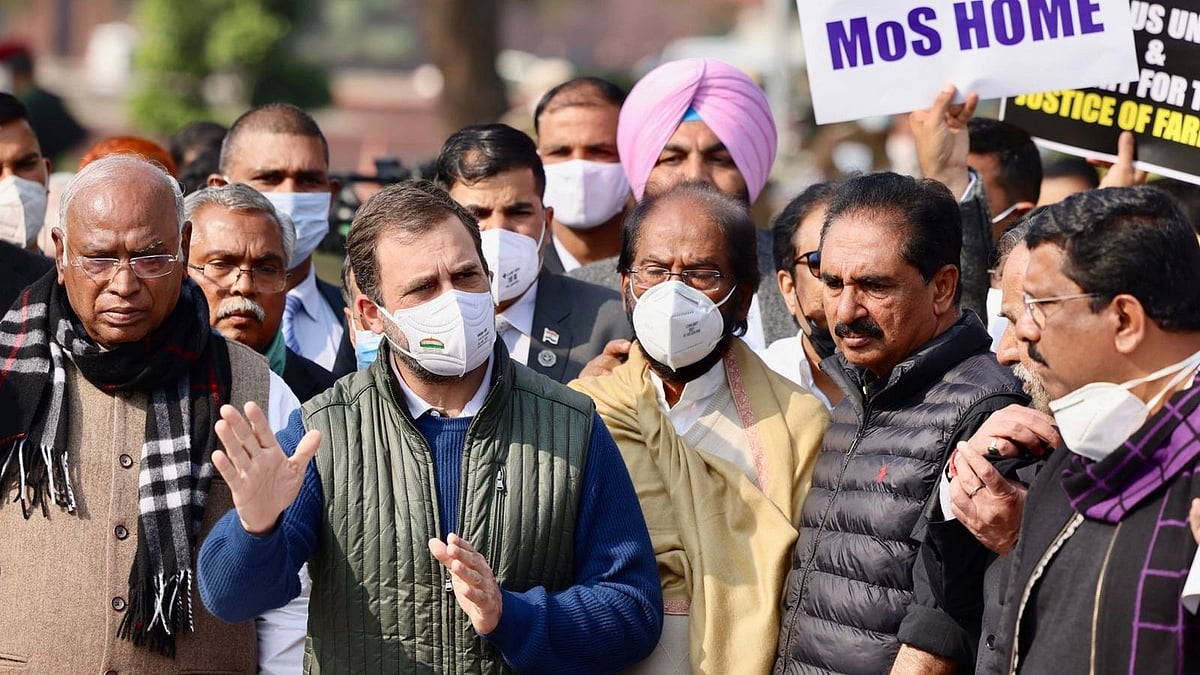 <div class="paragraphs"><p>Rahul Gandhi leads march over Lakhimpur incident</p></div>