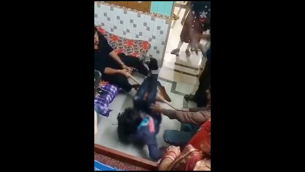<div class="paragraphs"><p>Amethi Police registered a case and arrested a man identified as Naman Soni after a horrifying video of a man brutalising a minor Dalit girl went viral on social media on Tuesday, 28 December.</p></div>