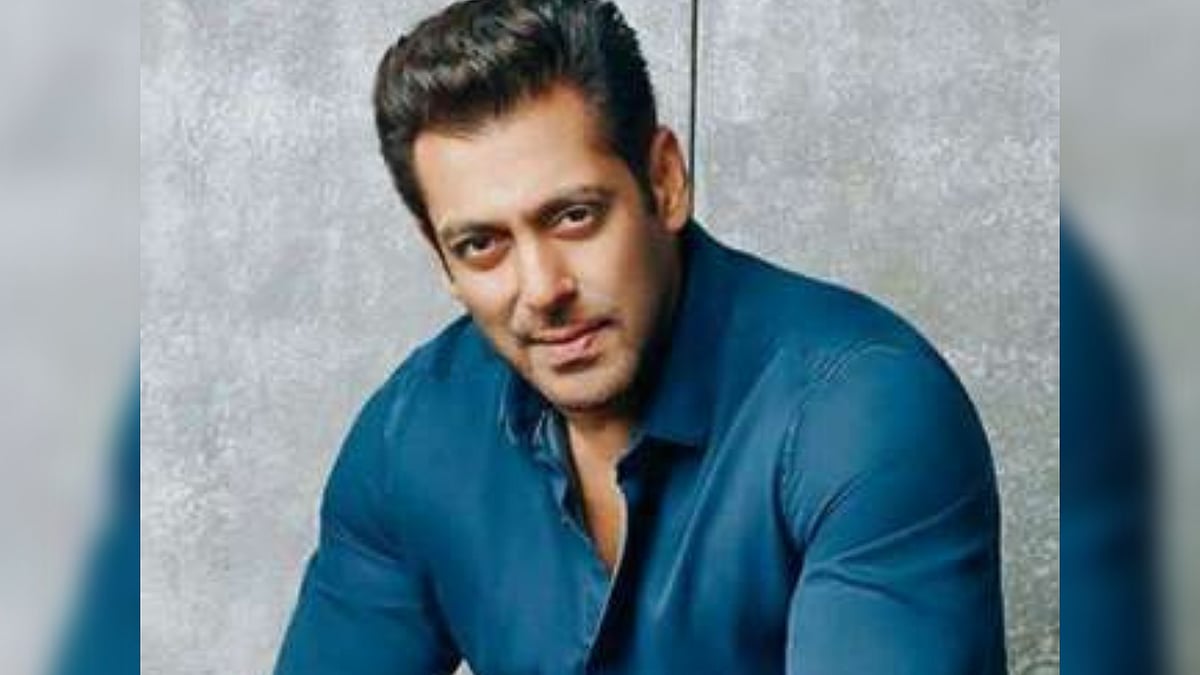 <div class="paragraphs"><p>Salman Khan suffers snakebite.</p></div>