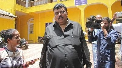 <div class="paragraphs"><p>Churchill Alemao</p></div>