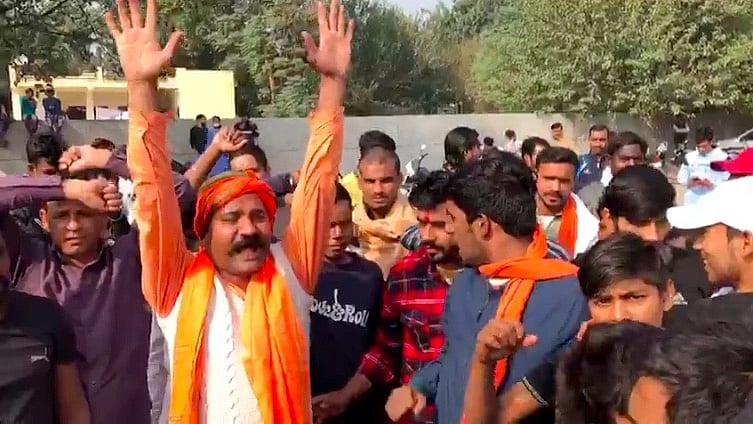 <div class="paragraphs"><p>Anti-Muslim slogans raised at Sector 37 Gurgaon.</p></div>