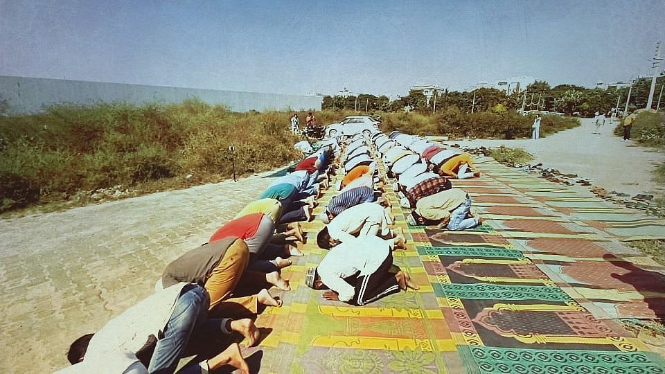<div class="paragraphs"><p>File photo of Friday namaz being offered in Sector 47 locality of Gurugram. Image used for representation.</p></div>