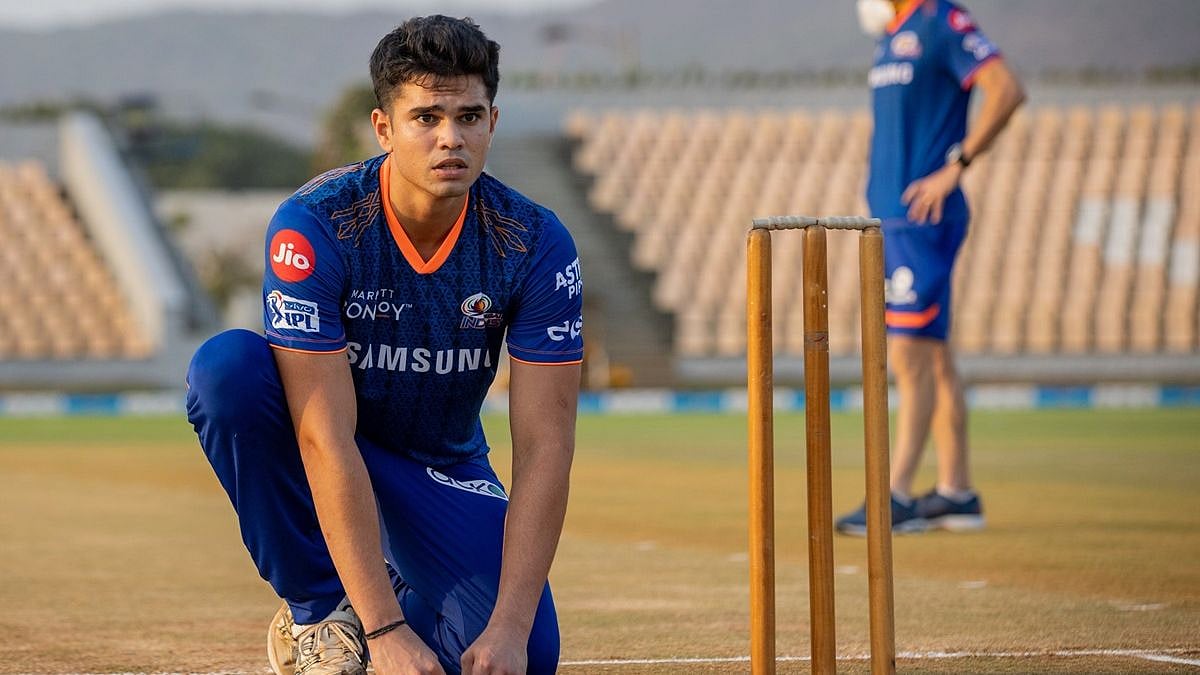 <div class="paragraphs"><p>Arjun Tendulkar in training with Mumbai Indians </p></div>