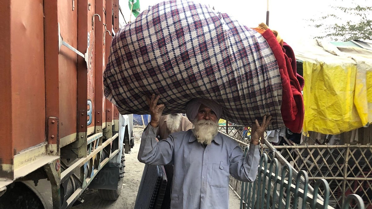 <div class="paragraphs"><p>As the farmers' protest came to a victorious culmination on Wednesday, 9 December, farmers who had gathered at the borders of Delhi are looking to return home after 378 long days.</p></div>
