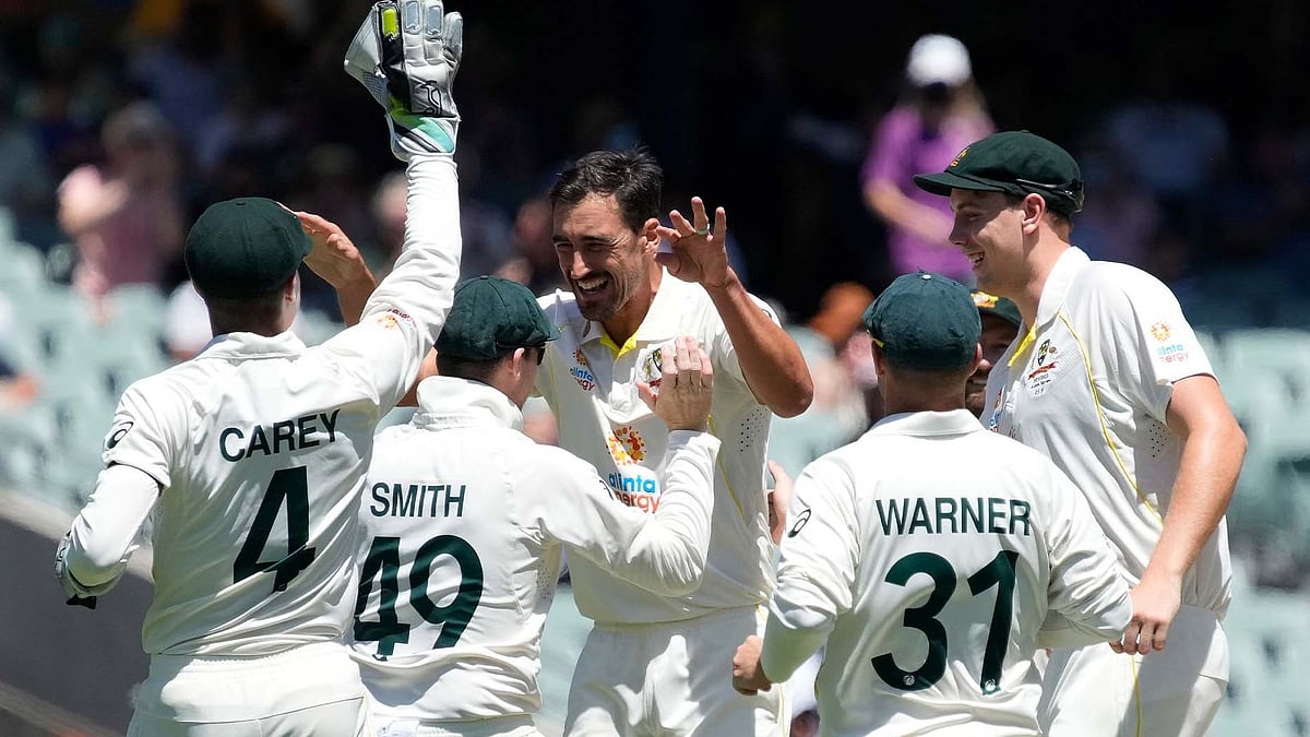 <div class="paragraphs"><p>The Australian Team celebrating after second test triumph.</p></div>