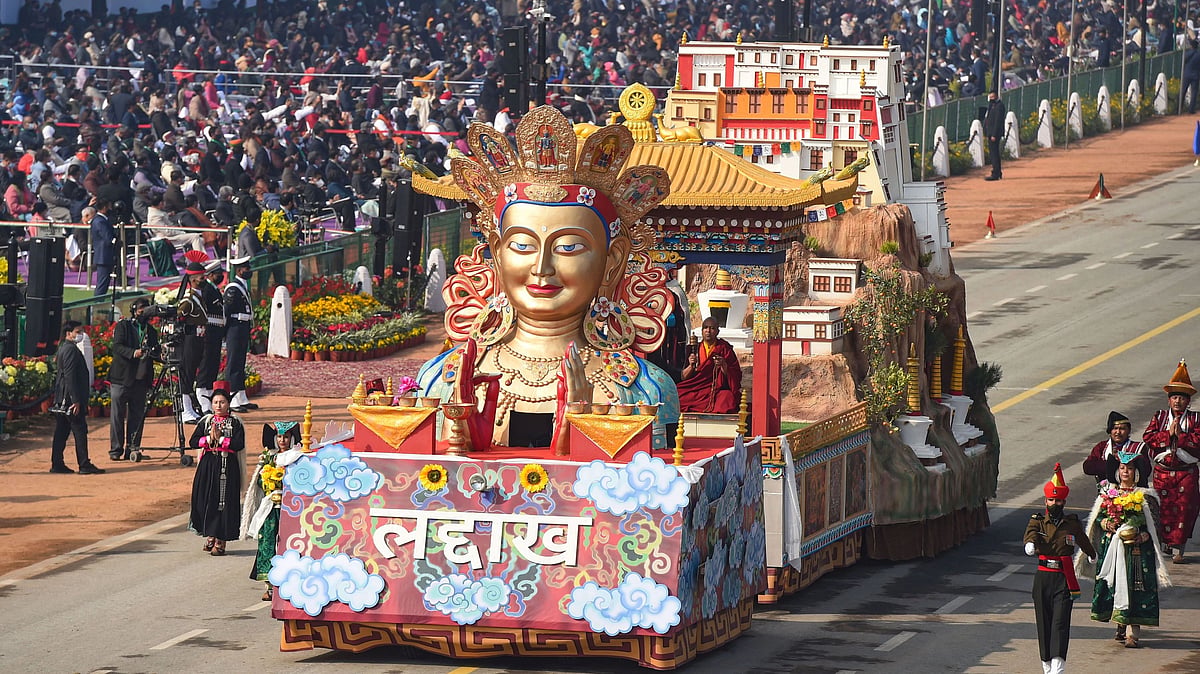 <div class="paragraphs"><p>Days after the central government rejected the tableaux proposed by Kerala and West Bengal for the upcoming Republic Day parade, the Defence Ministry on Monday, 17 January, refused to include Tamil Nadu's tableau in the celebrations.</p></div>