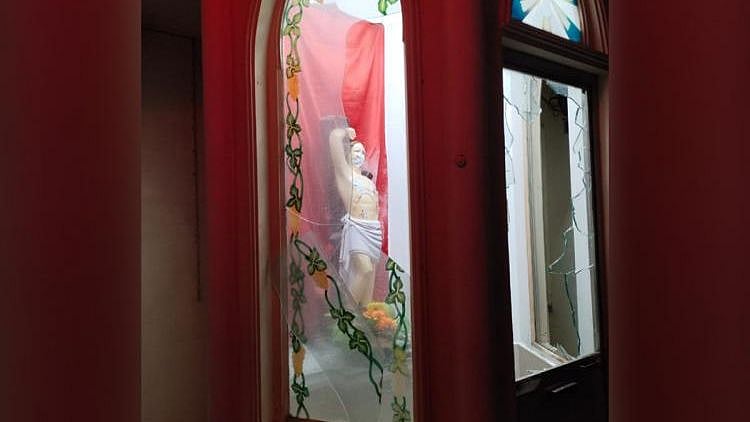 <div class="paragraphs"><p>The visuals of the church after the attack show that a statue has been damaged and the glass around it has been shattered after the miscreants reportedly pelted stones.</p></div>