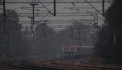 <div class="paragraphs"><p>The police said that no one was hurt in the incident. However, they suspect that the pillar was deliberately placed on the railway tracks near Valsad to derail the train.</p></div>