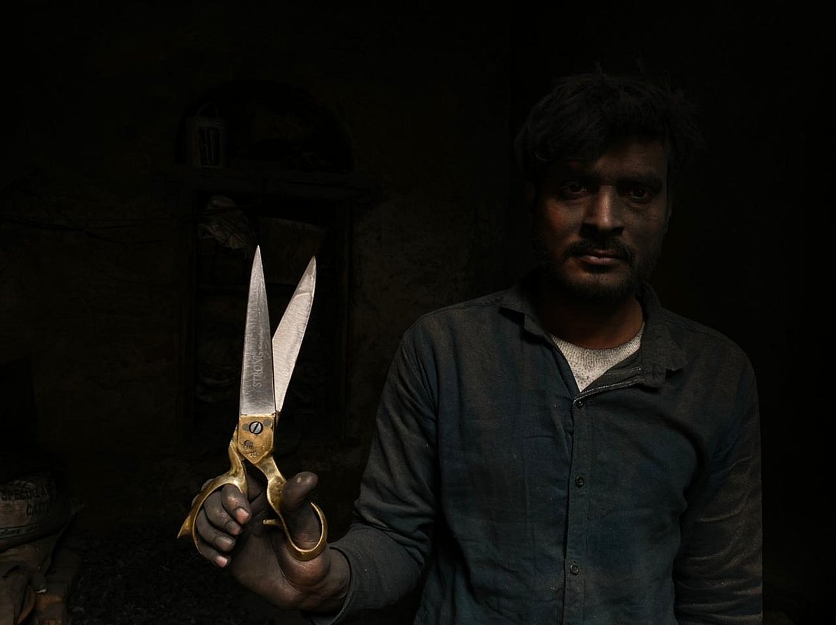 <div class="paragraphs"><p>Along with low income, labourers complain of health impacts related to the manufacturing of scissors.</p></div>