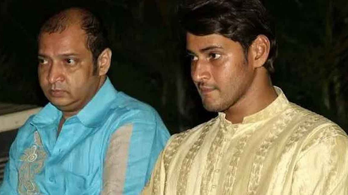 <div class="paragraphs"><p>Mahesh Babu with his brother Ramesh Babu.</p></div>