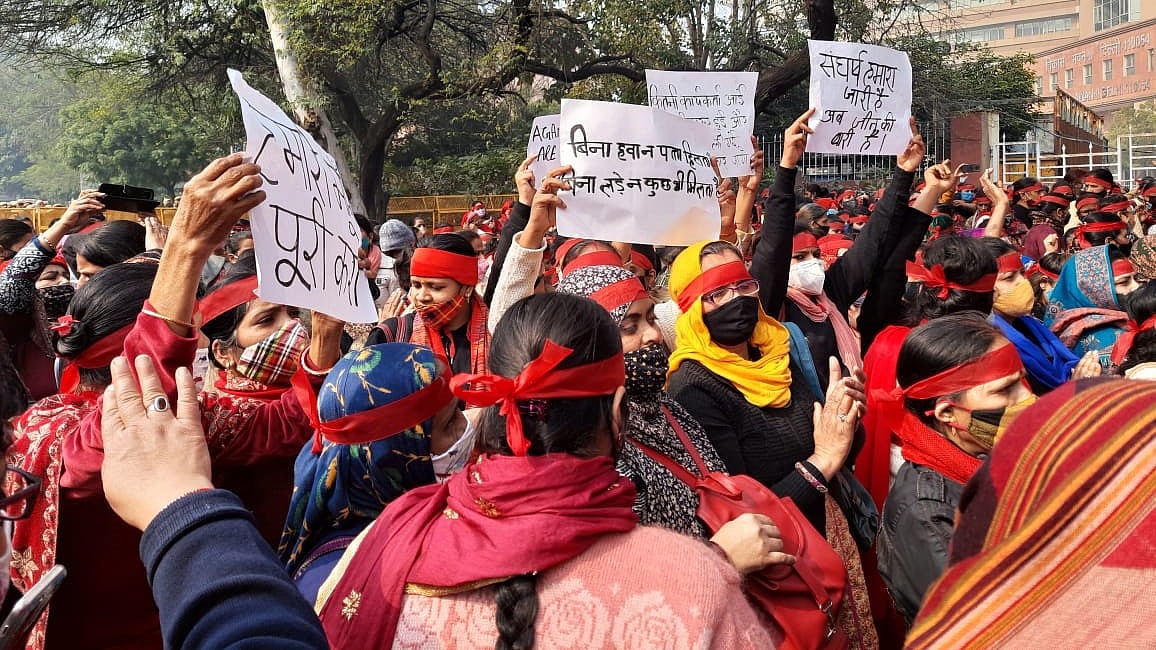 <div class="paragraphs"><p>On 31 January, on the 53rd day of their ongoing protests, workers from Delhi, too, have joined the stir in the national capital's Civil Lines area.</p></div>