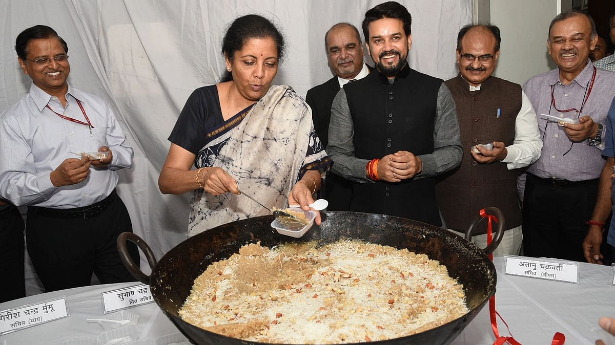<div class="paragraphs"><p>The 2019 pre-Budget halwa ceremony. </p></div>