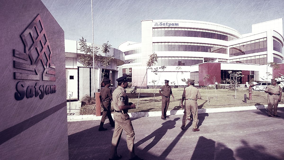 <div class="paragraphs"><p>File photo of policemen at the Satyam Computer Services head office in Hyderabad on 12 January 2009.&nbsp;</p></div>