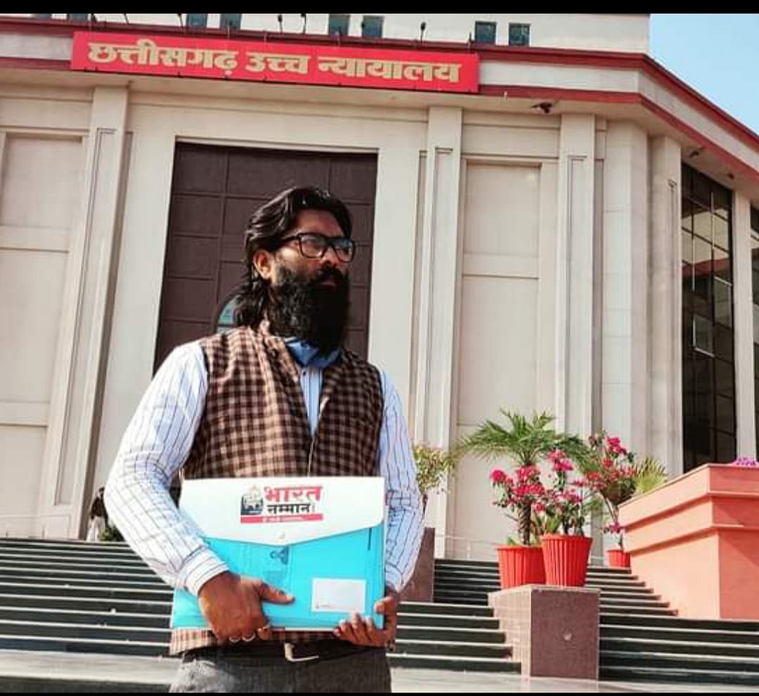 <div class="paragraphs"><p>Chhattisgarh Police arrested journalist Jitendra Jaiswal, family alleges threat to life. </p></div>