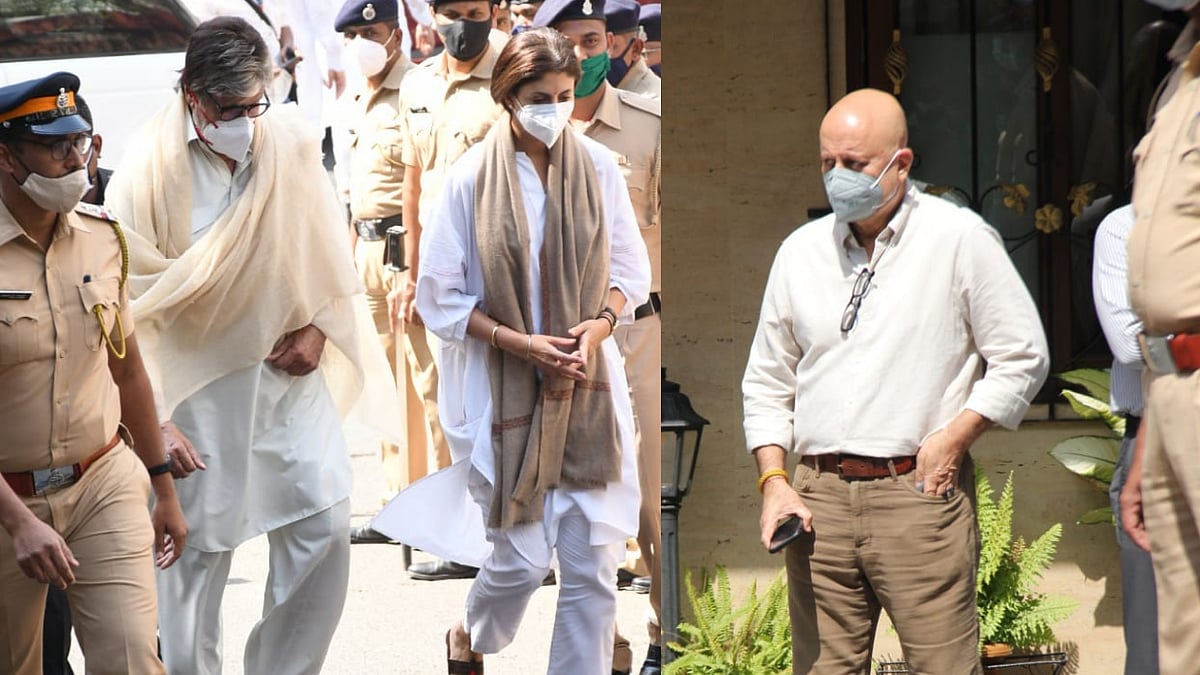 <div class="paragraphs"><p>Amitabh Bachchan, Anupam Kher at Lata Mangeshkar's residence after her demise.</p></div>
