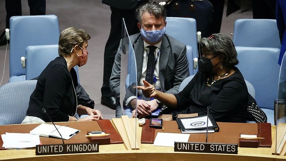 <div class="paragraphs"><p>High-level diplomacy: representatives of the US and UK on the UN Security Council talk with Ukraine’s ambassador to the United Nations, Sergiy Kyslytsya. </p></div>