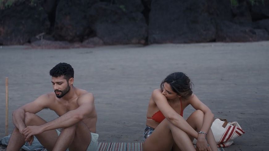 <div class="paragraphs"><p>Siddhant Chaturvedi and Deepika Padukone in Shakun Batra's <em>Gehraiyaan.</em></p></div>