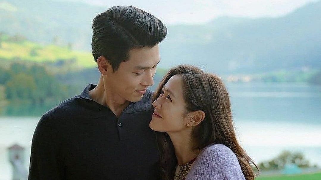 <div class="paragraphs"><p>Son Ye-jin and Hyun Bin announce they're tying the knot.</p></div>