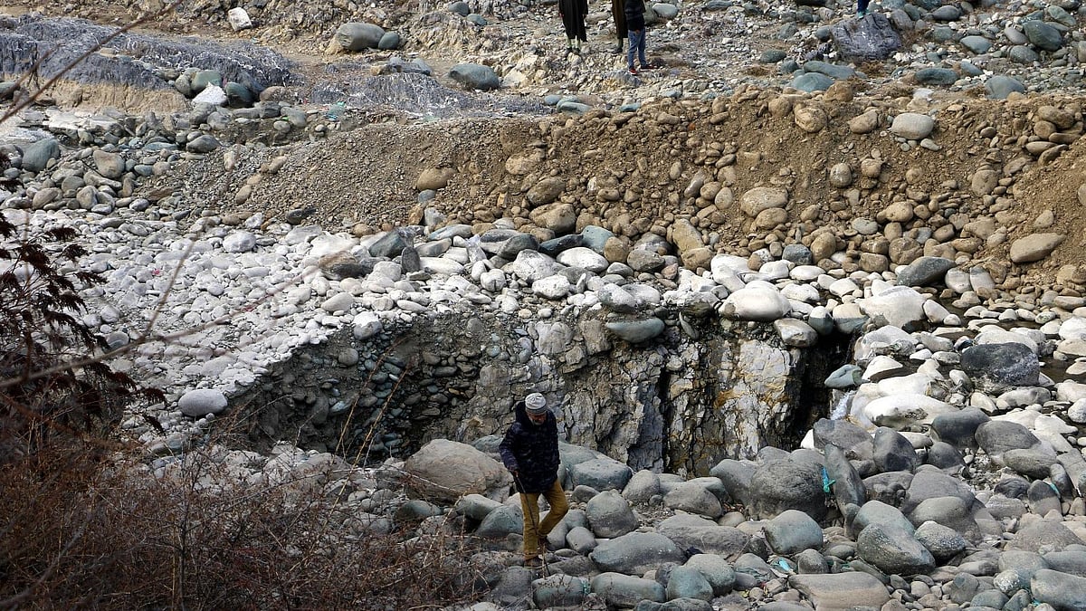 <div class="paragraphs"><p>Locals in South Kashmir's&nbsp;Anantnag district&nbsp;fear that water will be scarce for agriculture fields the coming months </p></div>