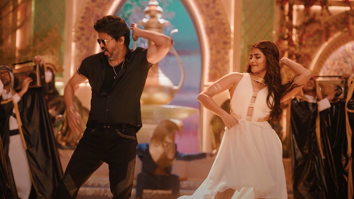 <div class="paragraphs"><p>Vijay and Pooja Hegde groove to <em>Arabic Kuthu....</em></p></div>