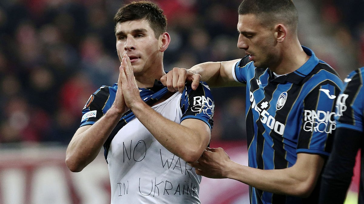 <div class="paragraphs"><p>Atalanta's footballer Ukrainian Ruslan Malinovskyi with a message after Russia attacked his country.</p></div>
