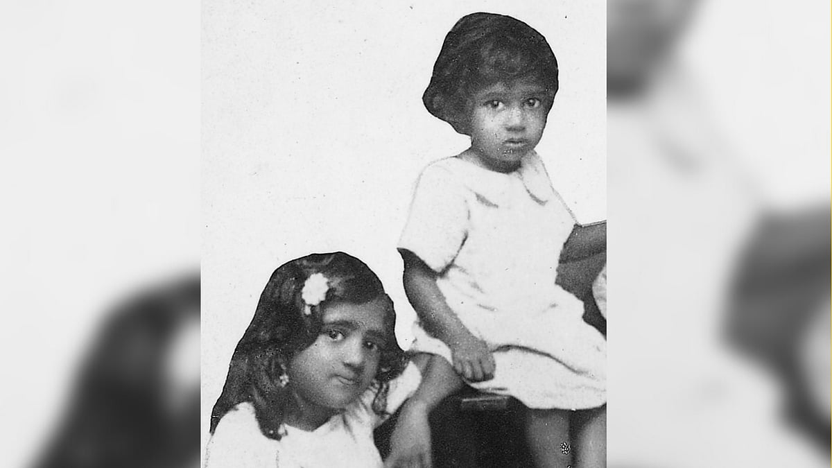 <div class="paragraphs"><p>Asha Bhosle and Lata Mangeshkar.</p></div>