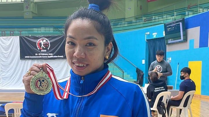 <div class="paragraphs"><p>The Indian weightlifting contingent was competing at the Singapore Weightlifting International.</p></div>