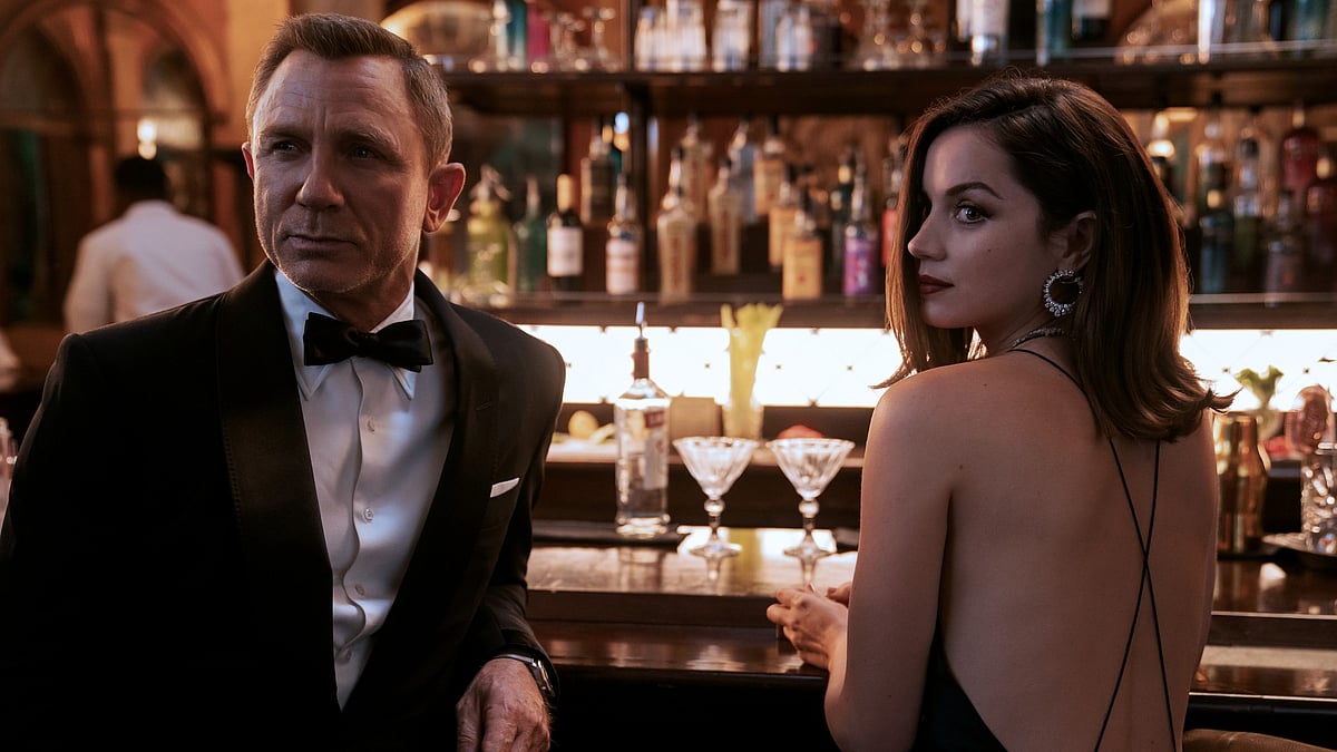<div class="paragraphs"><p>Daniel Craig and Ana de Armas in 'No Time To Die'</p></div>