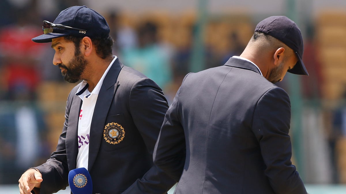 <div class="paragraphs"><p>Rohit Sharma and Dimuth Karunaratne at the toss</p></div>