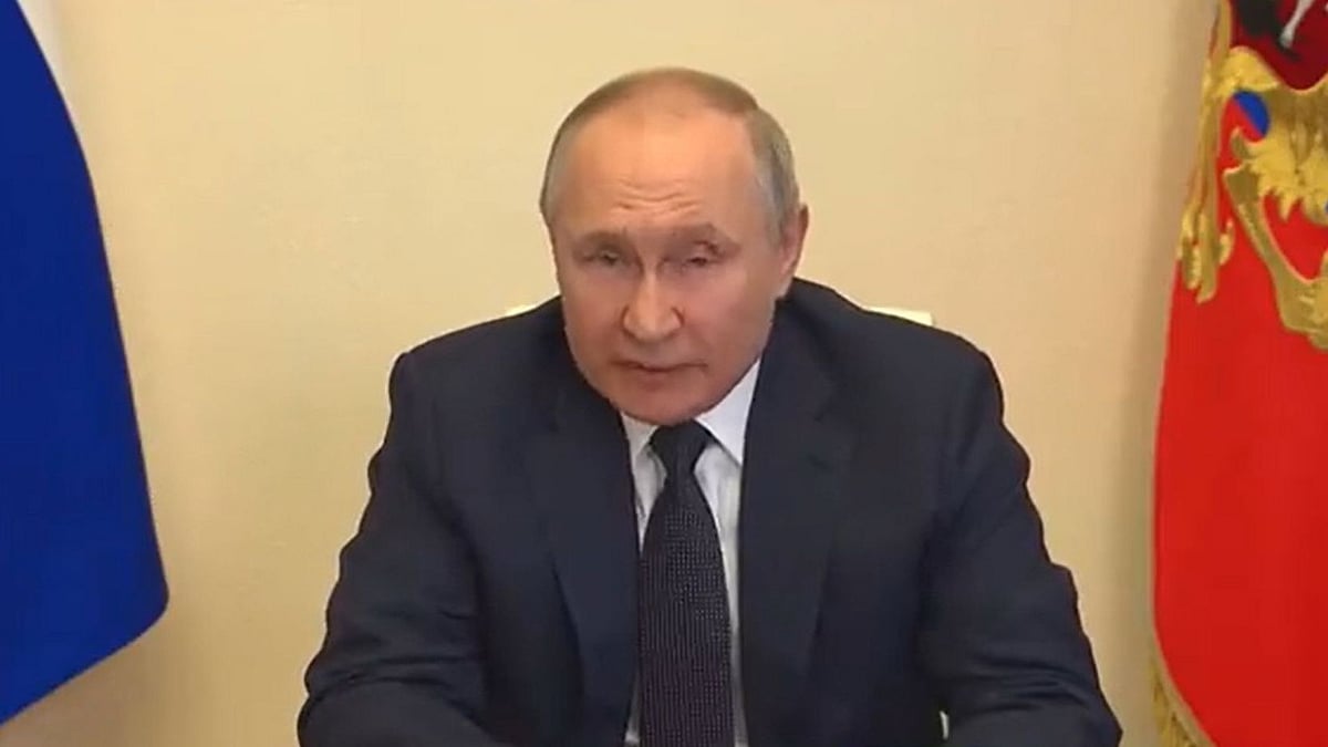 <div class="paragraphs"><p>Russian President <a href="https://www.thequint.com/news/world/who-is-vladimir-putin">Vladimir Putin</a> lashes out at domestic critics.</p></div>