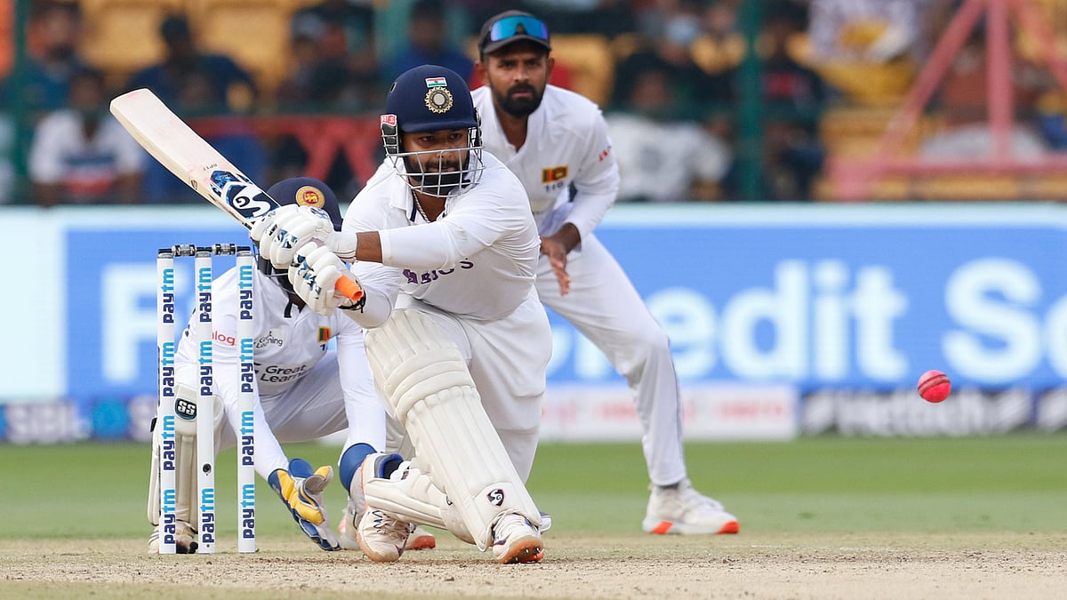 <div class="paragraphs"><p>Rishabh Pant on the attack</p></div>