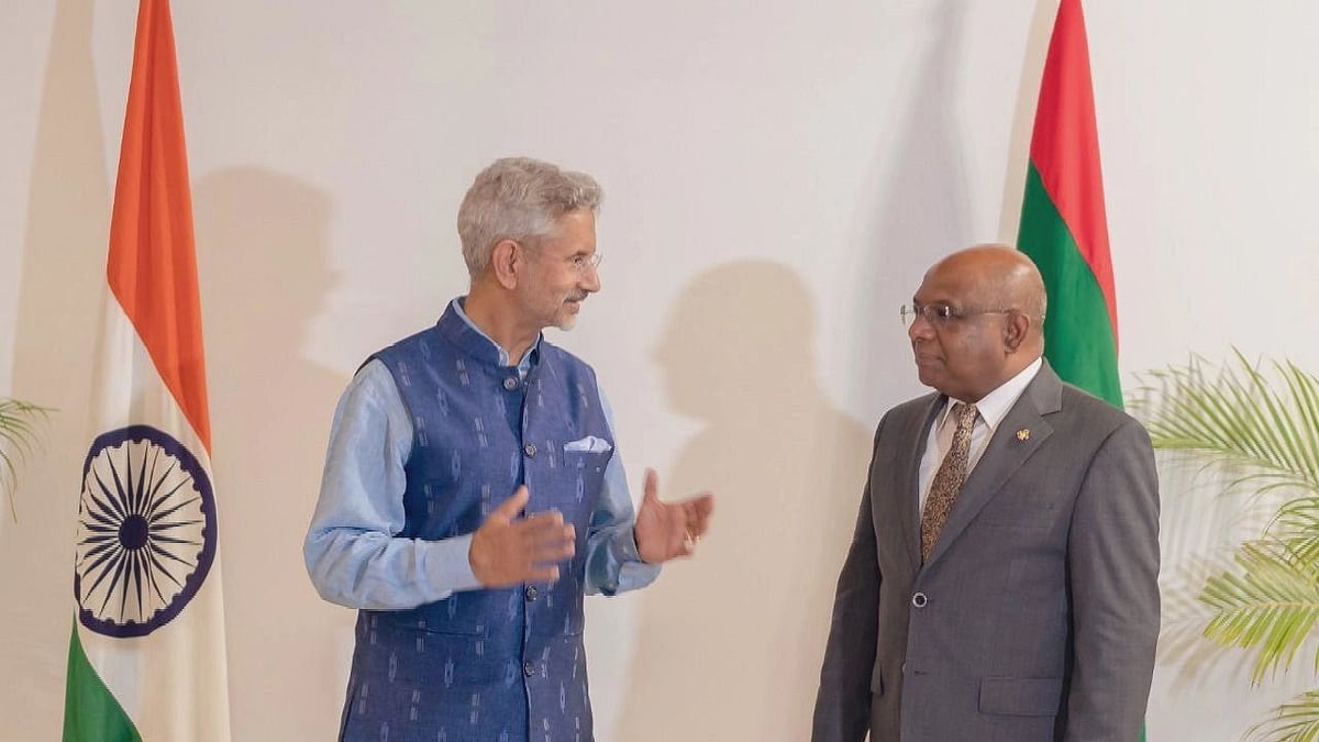 <div class="paragraphs"><p>India's External Affairs Minister S Jaishankar with this Maldivian counterpart Abdulla Shahid. </p></div>
