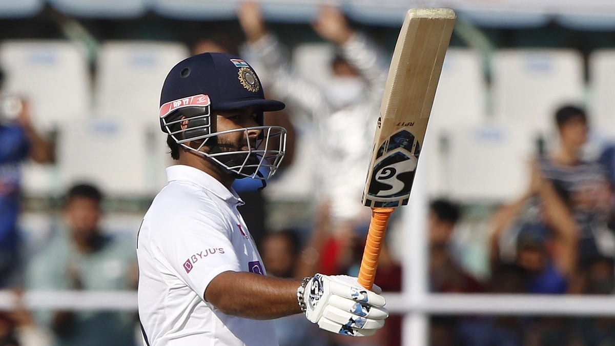 <div class="paragraphs"><p>Rishabh Pant celebrates his half century against Sri Lanka</p></div>