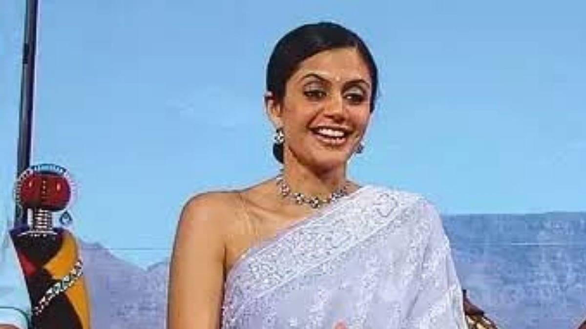 <div class="paragraphs"><p>Mandira Bedi was the host for Set Max for the second season of IPL.</p></div>